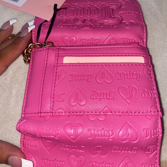 Juicy Couture “Monogram” Heart D-ring Wallet 👜 - Picture 5 of 7
